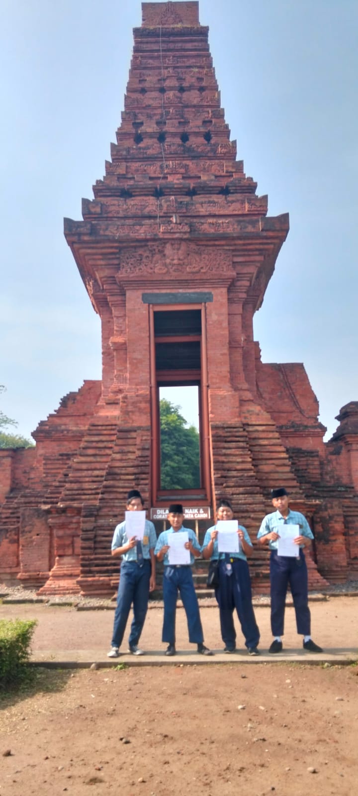 Kunjungan Edukatif Peninggalan Kerajaan Majapahit 